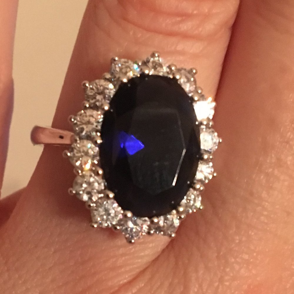 Lady Di/Princess Kate replica ring